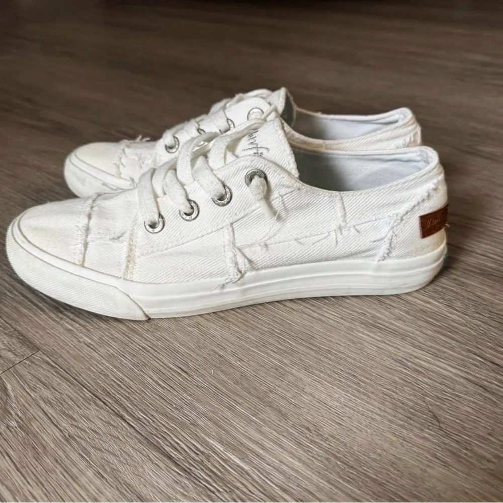 Women’s Blowfish White Casual Sneakers - Picture 4 of 4